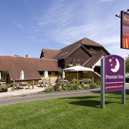 Premier Inn Peterborough - Ferry Meadows Exterior foto