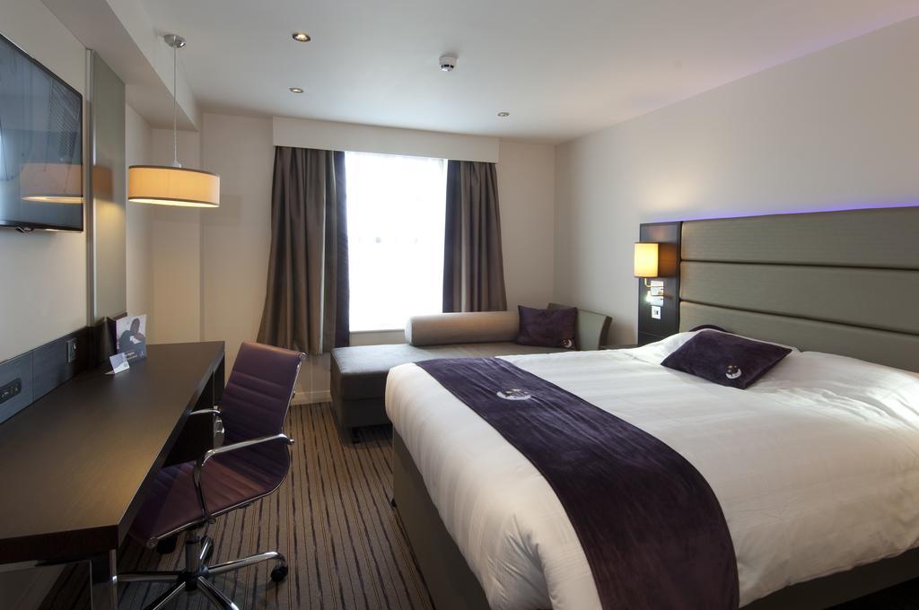 Premier Inn Peterborough - Ferry Meadows Exterior foto