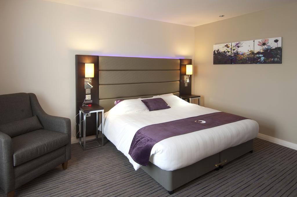 Premier Inn Peterborough - Ferry Meadows Exterior foto