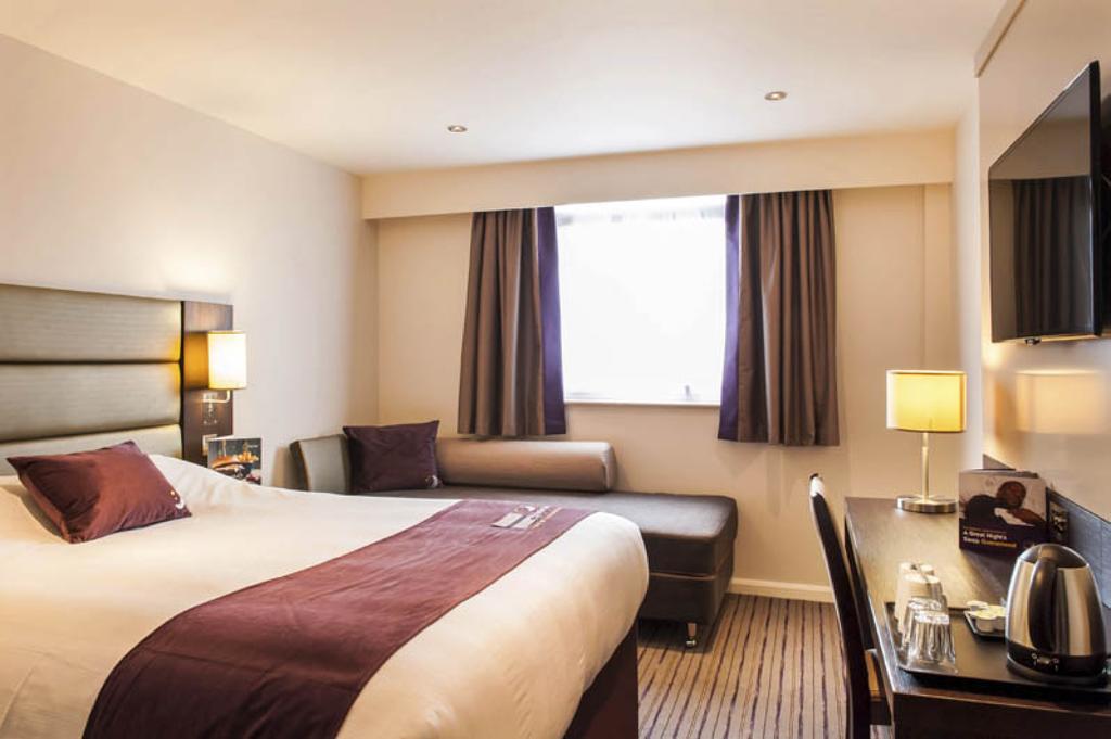 Premier Inn Peterborough - Ferry Meadows Exterior foto