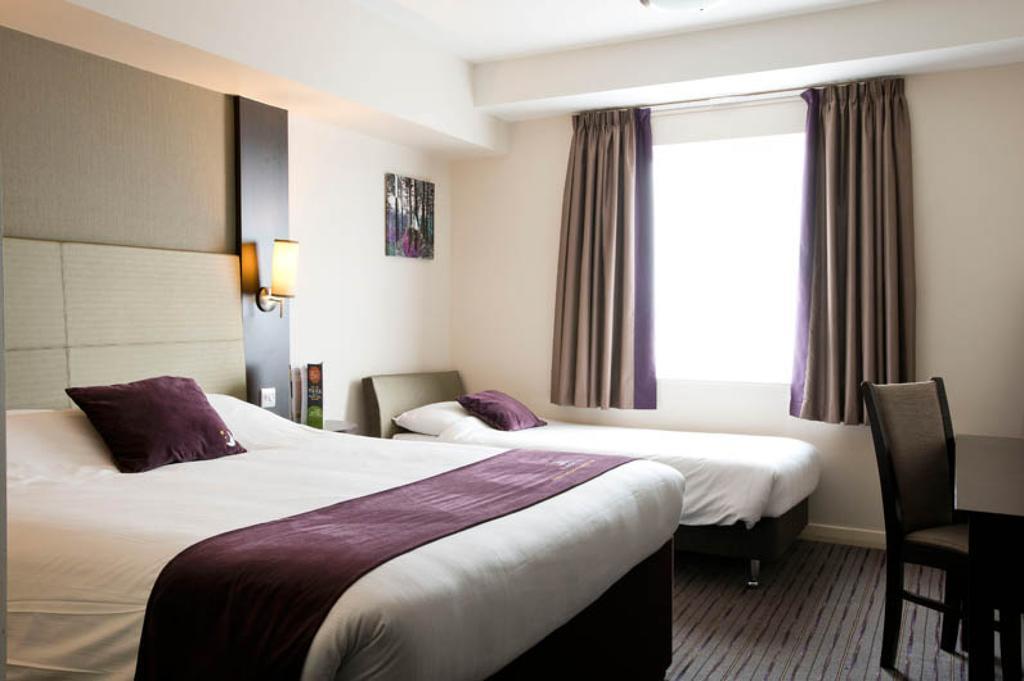 Premier Inn Peterborough - Ferry Meadows Exterior foto