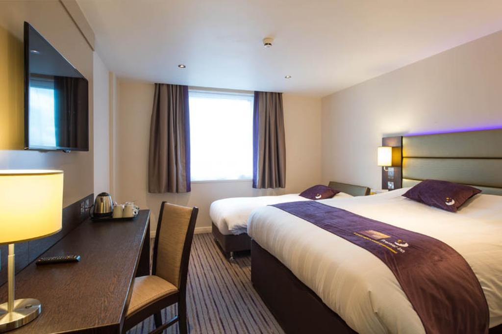 Premier Inn Peterborough - Ferry Meadows Exterior foto
